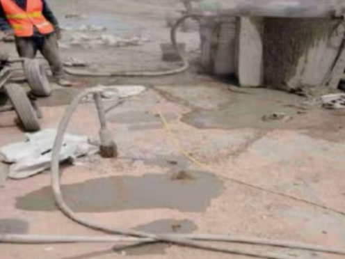 庆城水泥混凝土路面板底注浆技术 路面脱空注浆整治方案